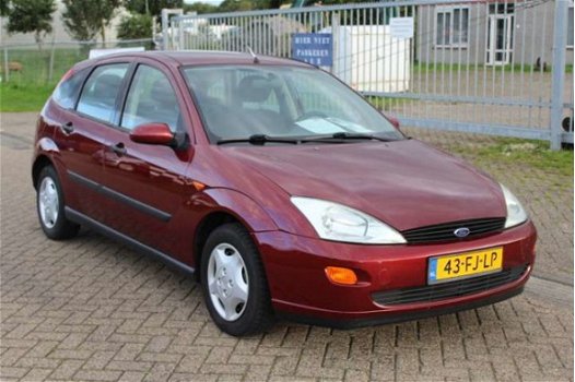 Ford Focus - 1.6-16V Ghia LOOPT NIET - 1