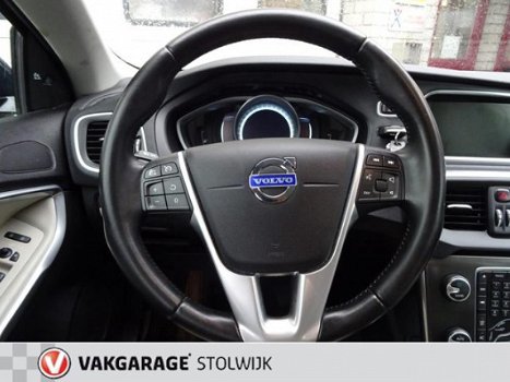 Volvo V40 - 1.6 D2 Summum panorama navi pdc camera - 1