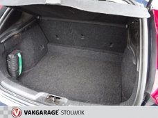 Volvo V40 - 1.6 D2 Summum panorama navi pdc camera