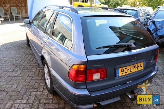 In onderdelen: BMW E39 525d '02 Stahlblau Metallic (DE) - 3
