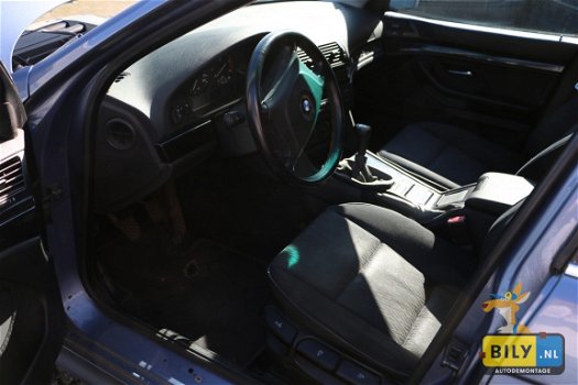In onderdelen: BMW E39 525d '02 Stahlblau Metallic (DE) - 7