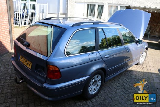 In onderdelen: BMW E39 525d '02 Stahlblau Metallic (DE) - 4