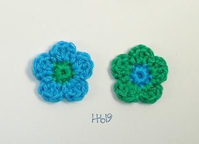 Zelf haarspeldjes maken? Gehaakte bloemetjes groen-turquoise - nr. 1