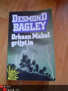 paperbacks door Desmond Bagley