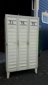 Oude metalen lockers Vintage Lockerkast Industriële fabriekskast Locker Industrie locker - 5