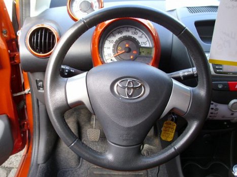 Toyota Aygo - 1.0 VVTi 5D AC ORANGE + 12 MND GARANTIE - 1