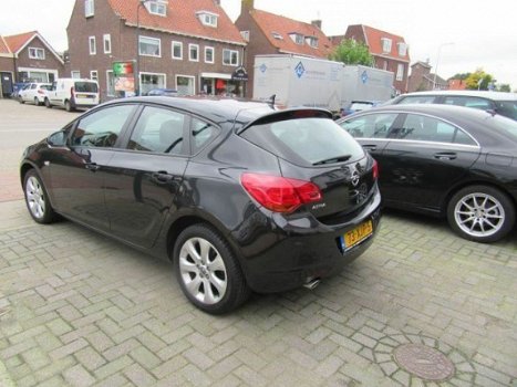 Opel Astra - 1.4 Turbo Business +, Navigatie, Climate control, Cruise control, L.M.Velgen - 1