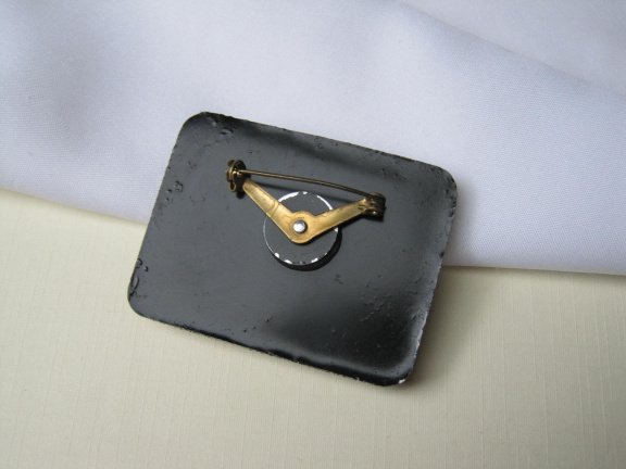 Broche kunststof zwart bruin off white kasteelvrouwen afbeelding 5.6x4.3 cm - Afbeelding 2