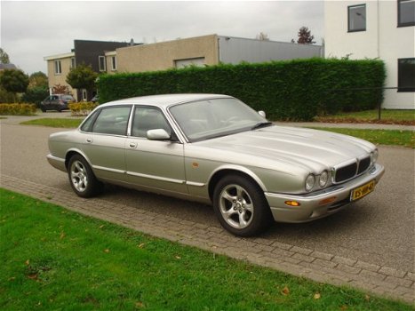 Jaguar XJ - 3.2 V8 EXECUTIVE - 1