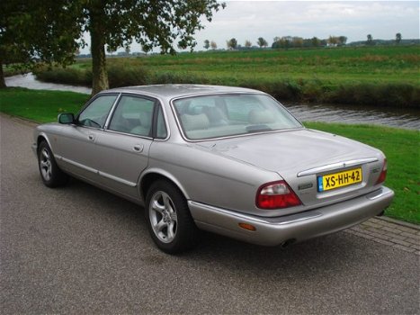 Jaguar XJ - 3.2 V8 EXECUTIVE - 1