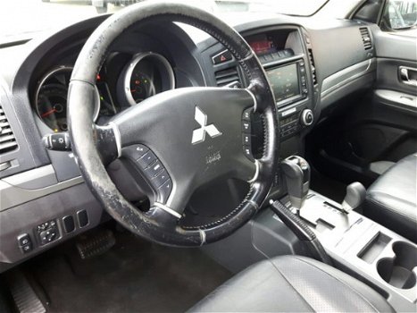 Mitsubishi Pajero - 3.2 DI-D INSTYLE AUT LEDER NAVI CRUISE LM VELG GRIJS KENTEKEN GARANTIE E 12495 E - 1