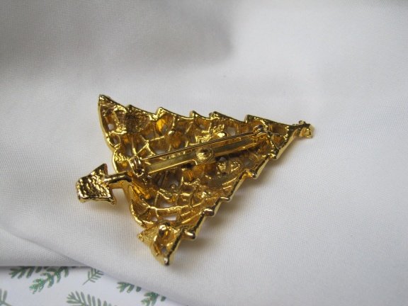 Broche kerstboom goudkleurig met rood groen en heldere kristal rijnstenen 6.2x5.0 cm - Afbeelding 7