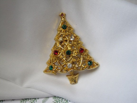 Broche kerstboom goudkleurig met rood groen en heldere kristal rijnstenen 6.2x5.0 cm - Afbeelding 8