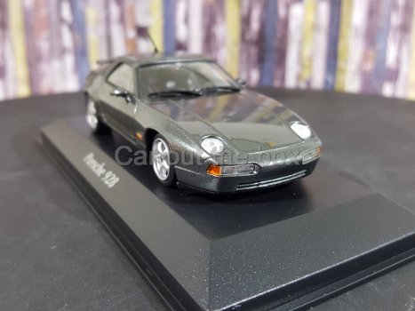 Porsche 928 1991 grijs 1:43 Maxichamps - 2