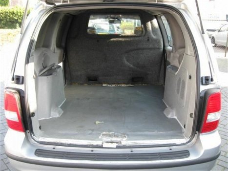 Kia Carnival - 2.9 HPDI EX - 1