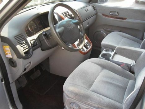 Kia Carnival - 2.9 HPDI EX - 1