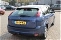 Ford Focus - 1.6 TDCI FIRST EDITION airco, radio cd speler, elektrische ramen, cruise control, trekh - 1 - Thumbnail