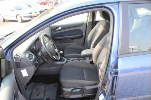 Ford Focus - 1.6 TDCI FIRST EDITION airco, radio cd speler, elektrische ramen, cruise control, trekh - 1