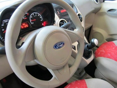 Ford Ka - 1.2 Limited Lage km Nieuwe APK - 1