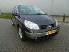 Renault Grand Scénic - 2.0-16V Tech Line 7p