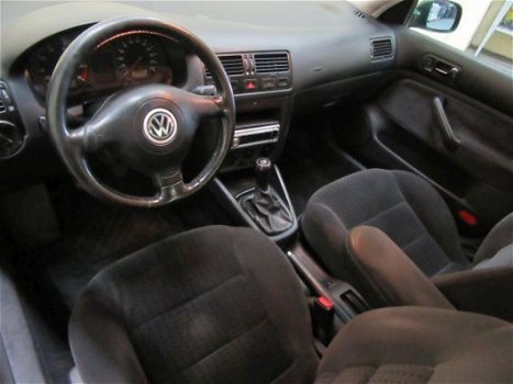 Volkswagen Bora - 1.4-16V Trendline - 1