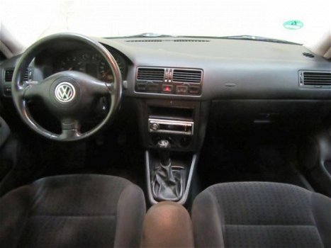 Volkswagen Bora - 1.4-16V Trendline - 1