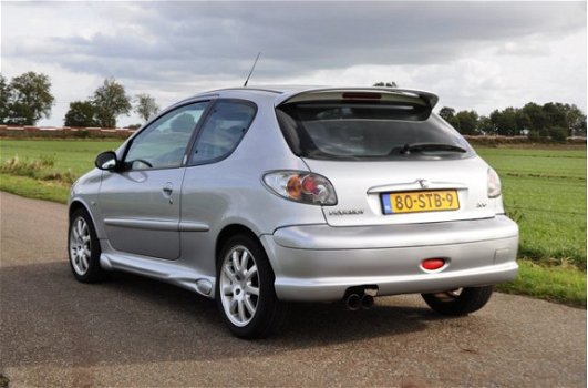 Peugeot 206 - 2.0-16V Grand Tourisme In zeer goede staat met nieuwe APK - 1