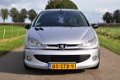 Peugeot 206 - 2.0-16V Grand Tourisme In zeer goede staat met nieuwe APK - 1 - Thumbnail