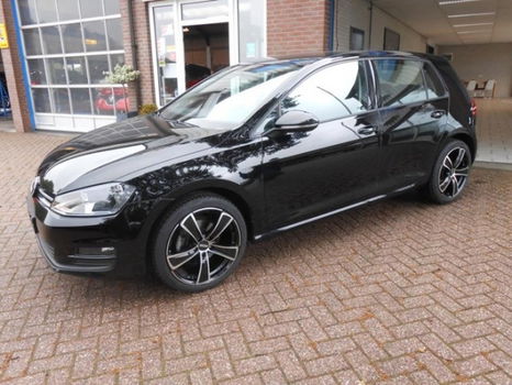 Volkswagen Golf - 1.2 TSI Trendline BlueMotion - 1