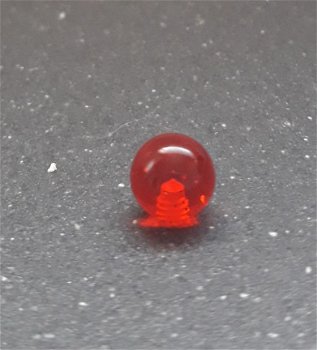 Rood piercingballetje voor tong- of navelpiercing - 1