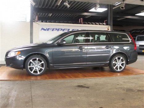 Volvo V70 - 2.0 D4 LIMITED EDITION Schuifdak - 1