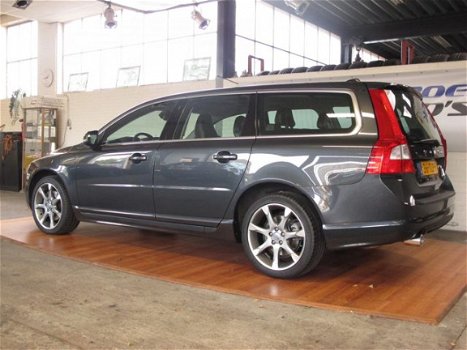 Volvo V70 - 2.0 D4 LIMITED EDITION Schuifdak - 1