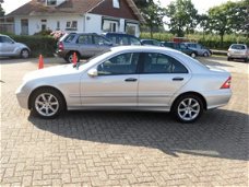 Mercedes-Benz C-klasse - 180 K. CLASSIC 105 kW (143 pk) Climate Control