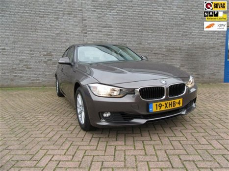 BMW 3-serie - 320i Executive - 1