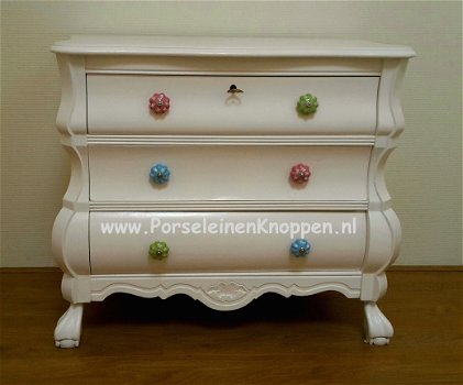 Mooi Commode kastknoppen. Leuk, vrolijk en trendy commode maken door deze kastknopjes - 2