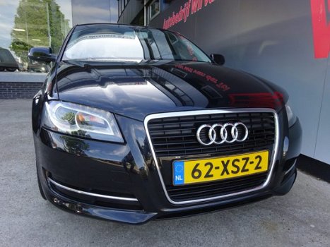 Audi A3 Sportback - 1.6 TDI AMBITION S-LINE | NAVIGATIE | LEER | XENON | 17 INCH | ALL-SEASON | ALL- - 1