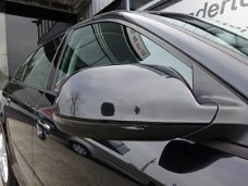 Audi A3 Sportback - 1.6 TDI AMBITION S-LINE | NAVIGATIE | LEER | XENON | 17 INCH | ALL-SEASON | ALL-