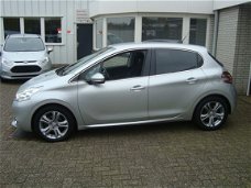 Peugeot 208 - 1.2 VTi Envy/Navigatie