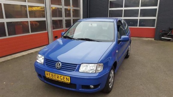 Volkswagen Polo - 1.0 MPI - 1