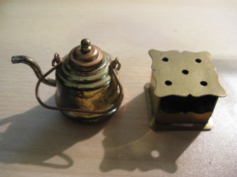 Voor in het poppenhuis...antieke franse koperen stoof met waterketel ca. 1900! - 2