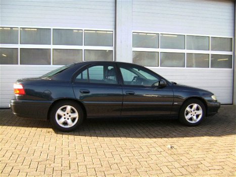 Opel Omega - 2.2 DTI SDN - 1