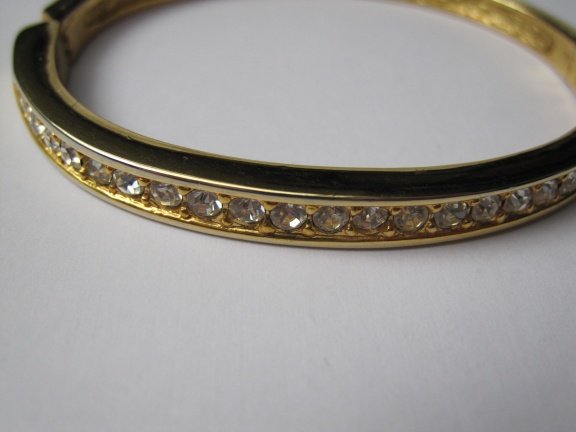 Armband Roman goudkleurig met swarovski kristal in doosje 5.8x4.8 cm - Afbeelding 2