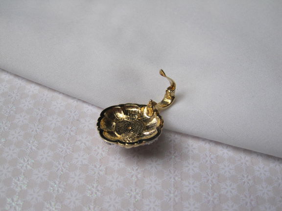 Kettinghanger Roman goudkleurig met parelkraal cabochon en kristal rijnsteentjes 3.5x2.5 cm - Afbeelding 3