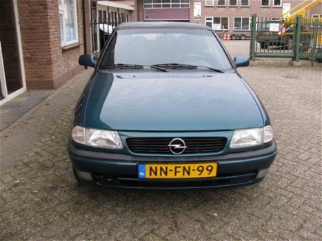 Opel Astra Cabriolet - 1.6i 115447 Km / Zeer mooie astra N.A.P - 1