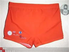 Nieuwe !! B & D Jongens Zwemboxer maat  98  Rood