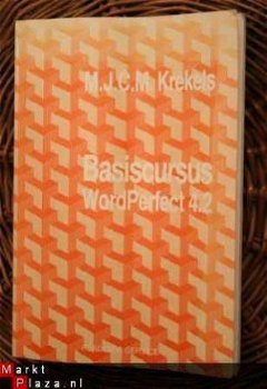 M.J.C.M. Krekels - Basiscursus WordPerfect 4.2 - 1