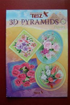 nr.60 TBZ Embroidery piramide knipboekje [bloemen] - 1