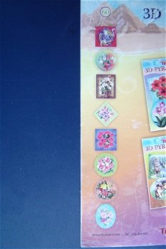 nr.60 TBZ Embroidery piramide knipboekje [bloemen] - 2