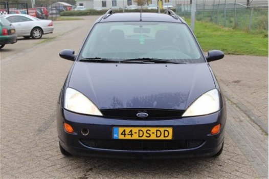 Ford Focus Wagon - 1.6-16V Trend - 1