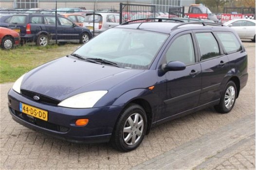 Ford Focus Wagon - 1.6-16V Trend - 1